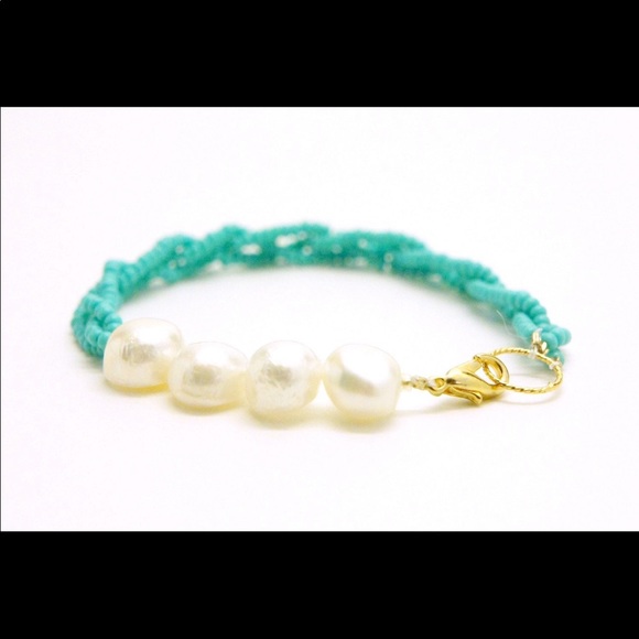 Turks & Caicos Beaded Bracelet with Pearls - Picture 4 of 5